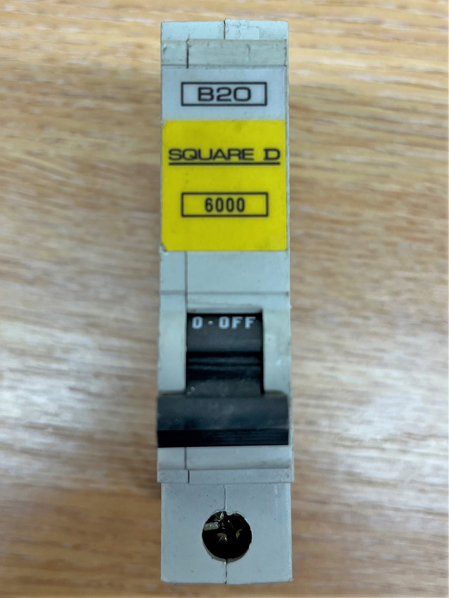 SQUARE D QOE 1PH~220/240V 6KA 50/60Hz B20 BSEN60898 SINGLE POLE