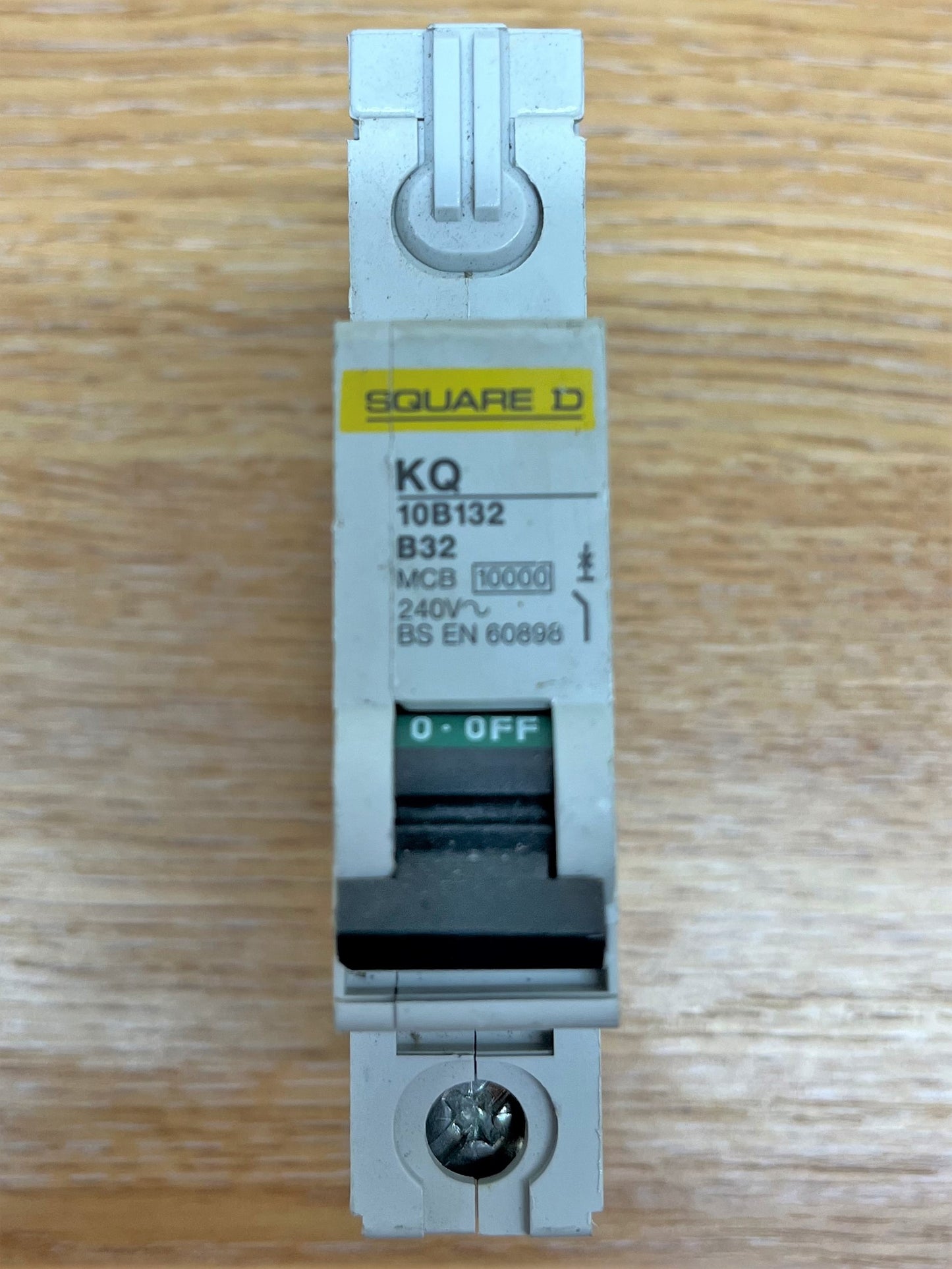 SQUARE D  KQ 10B132 B32 MCB 10KA 240V BS EN 60898 SINGLE POLE